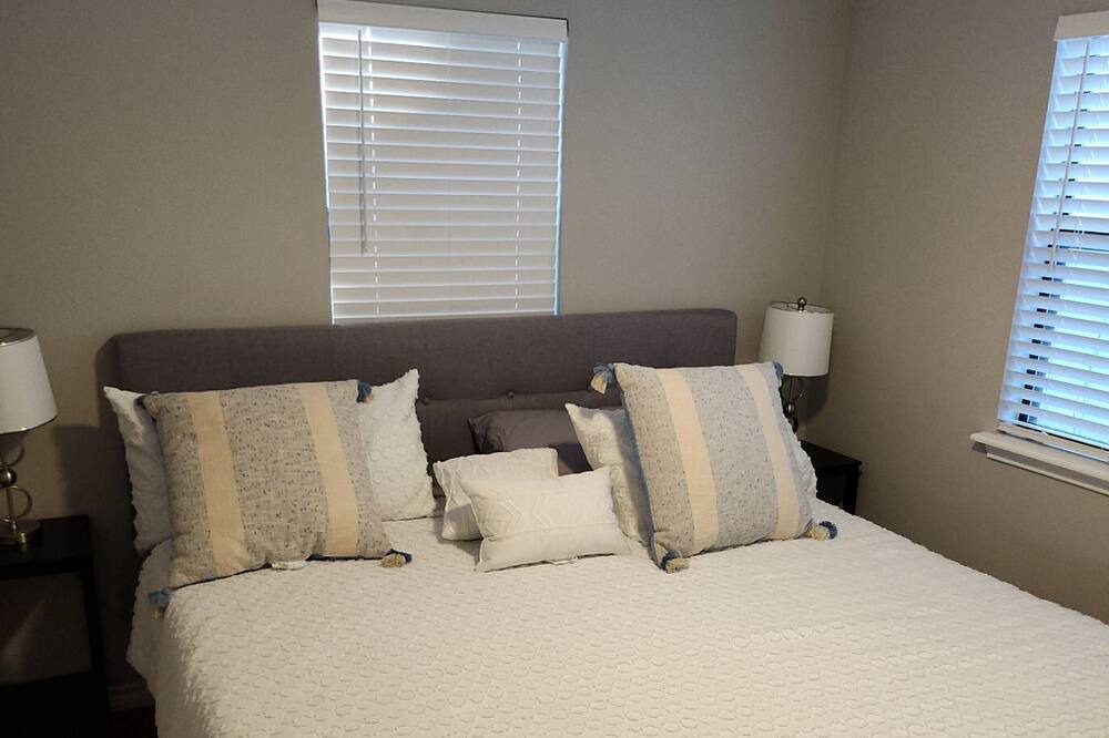 Photo of Bedroom in Tarrytown