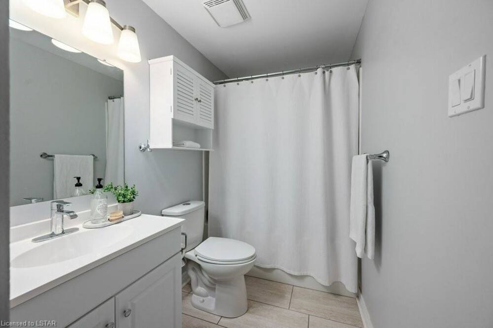 Photo of Bathroom in White Oaks