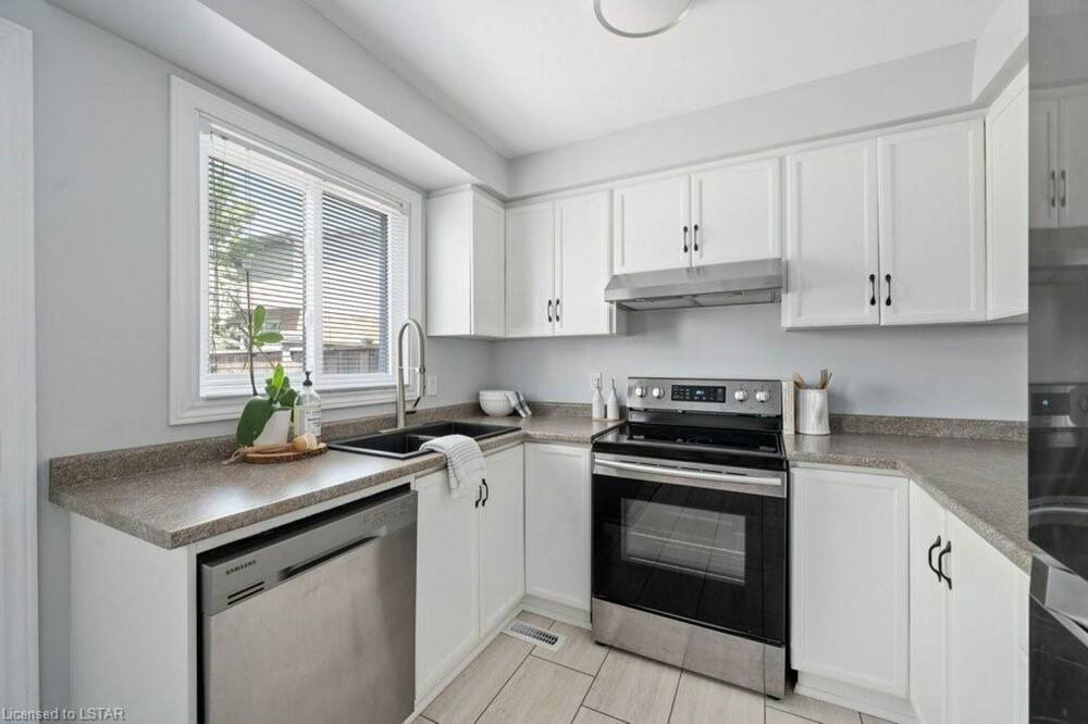 Photo of Kitchen in White Oaks