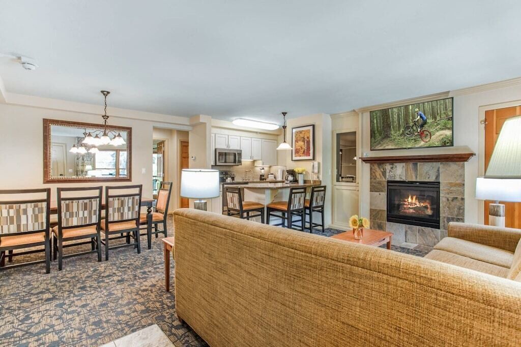 Photo of Livingroom in Highland Meadows