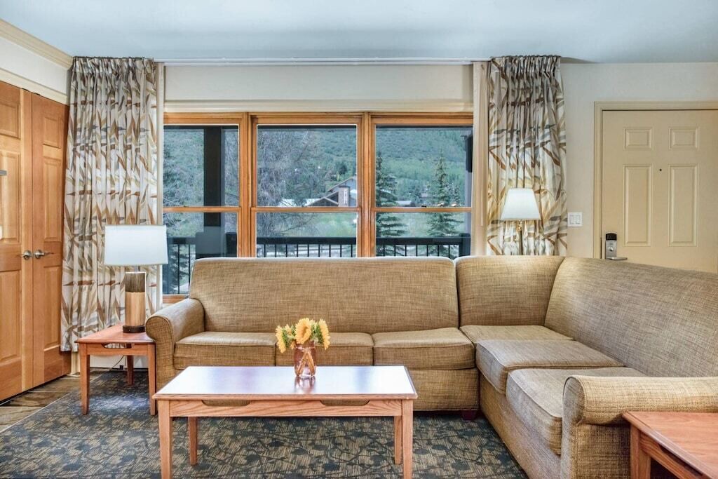 Photo of Livingroom in Highland Meadows