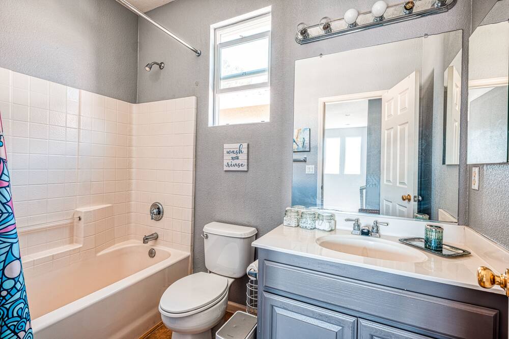 Photo of Bathroom in Regency Park