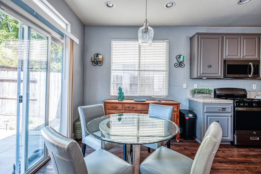 Photo of Kitchen in Regency Park