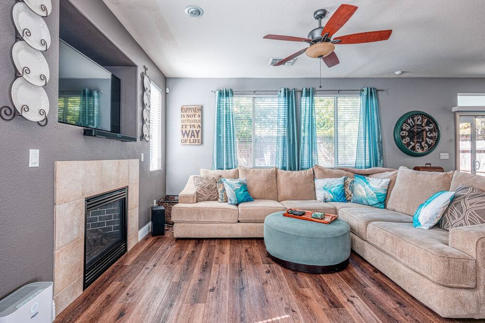 Photo of Livingroom in Regency Park