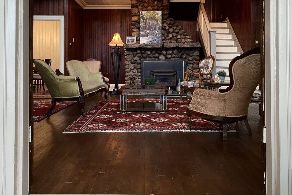 Photo of Livingroom in Orillia