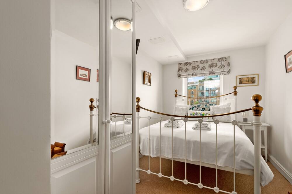 Photo of Bedroom in Rotherhithe