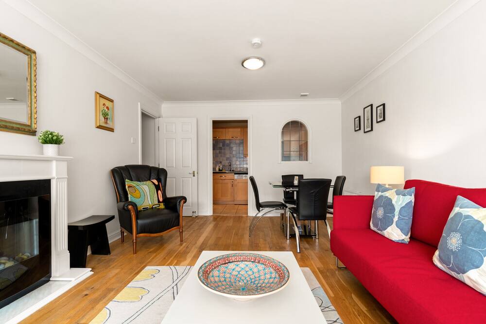 Photo of Livingroom in Rotherhithe