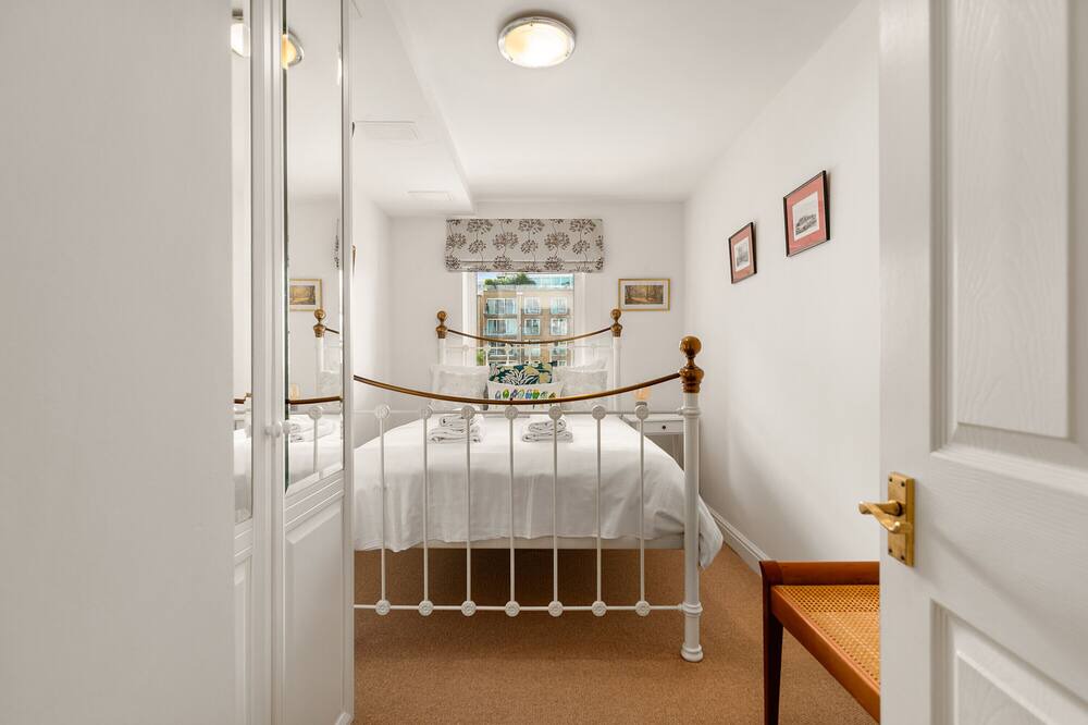 Photo of Bedroom in Rotherhithe