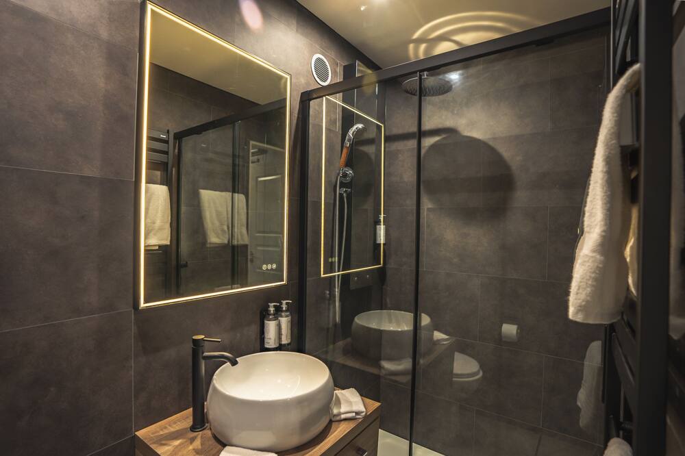 Photo of Bathroom in Guernes
