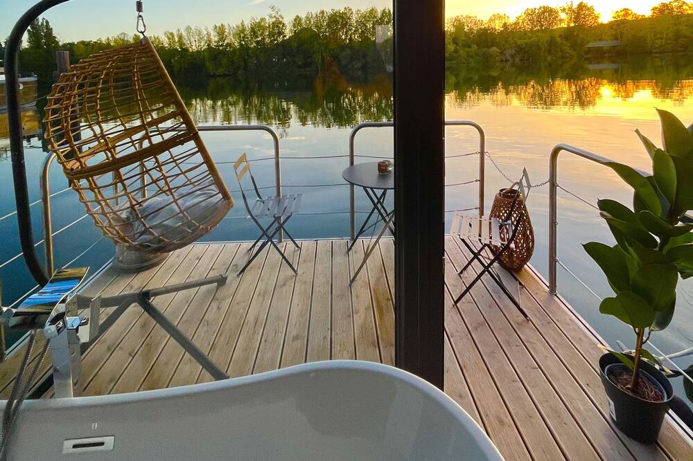 Photo of Outdoor in Guernes