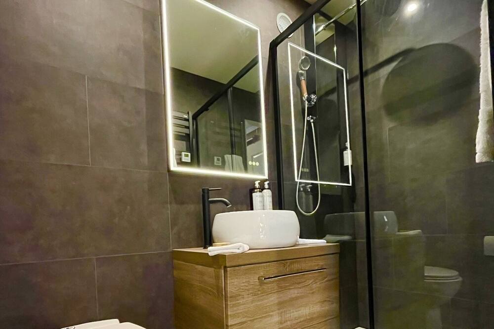 Photo of Bathroom in Guernes