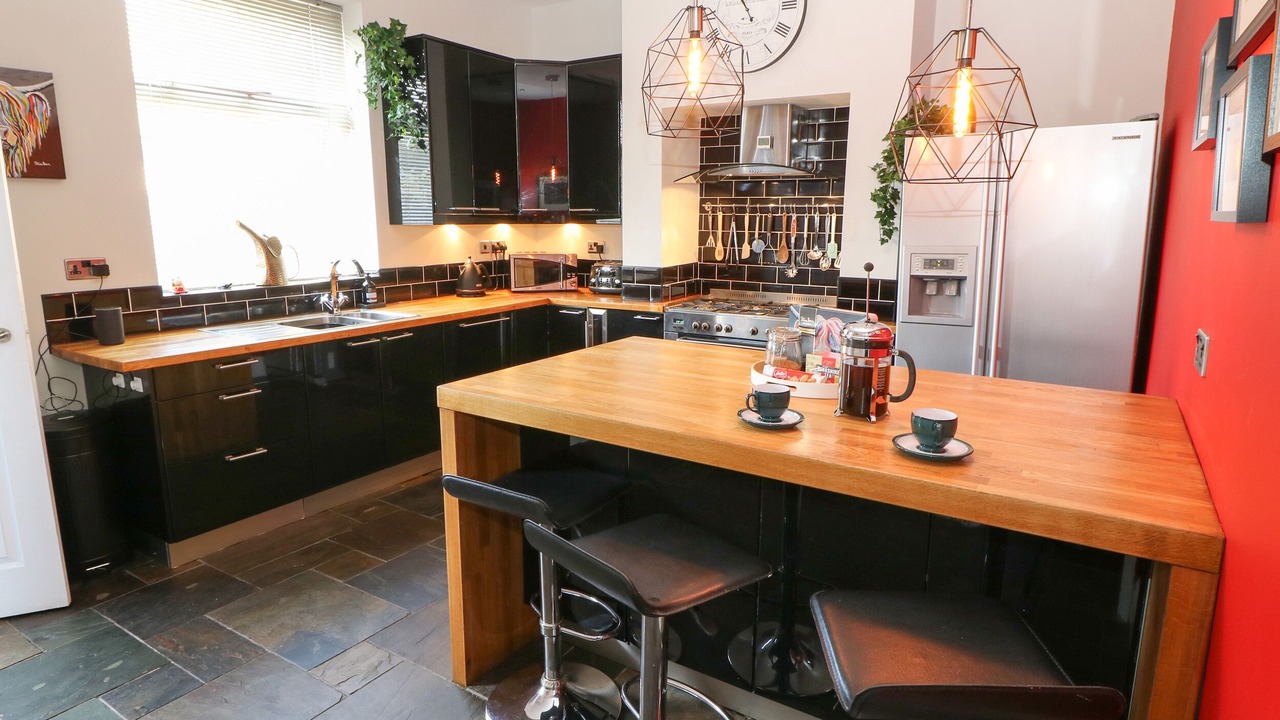 Photo of Others in Honley