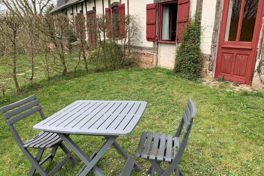 Photo of Outdoor in Saint-Maclou-de-Folleville