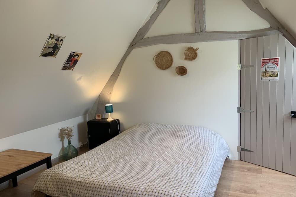 Photo of Bedroom in Saint-Maclou-de-Folleville