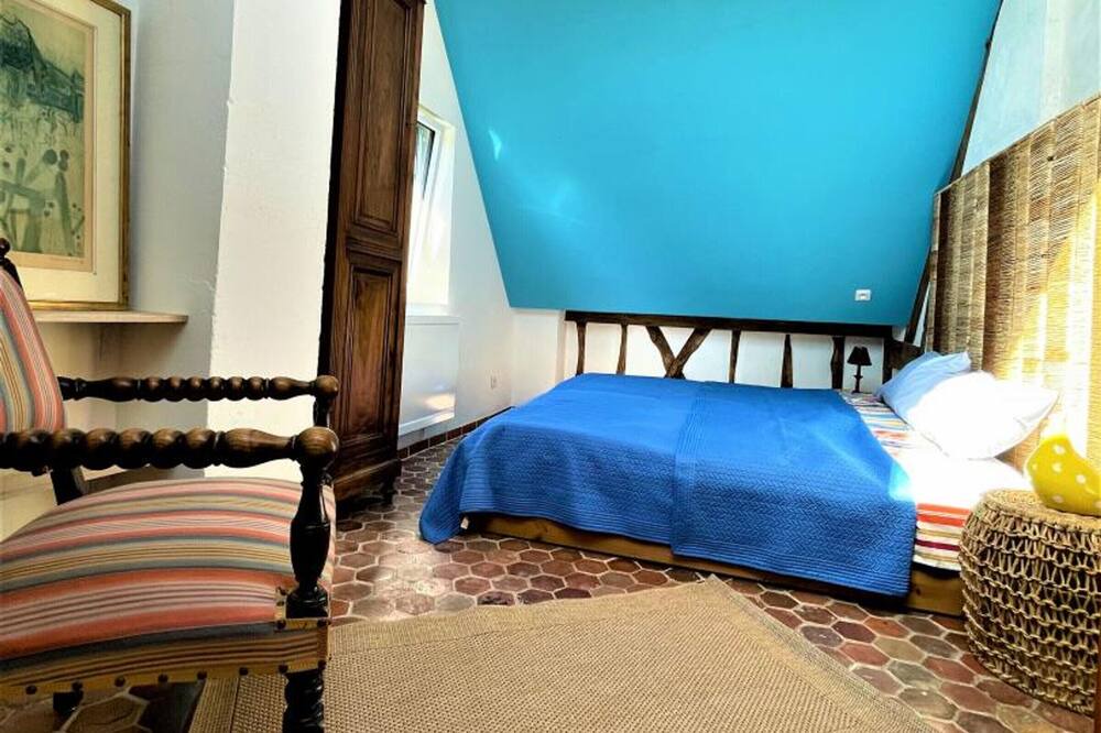 Photo of Bedroom in Isneauville