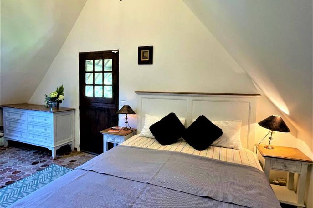 Photo of Bedroom in Isneauville