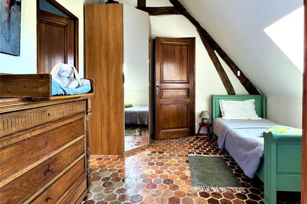 Photo of Bedroom in Isneauville
