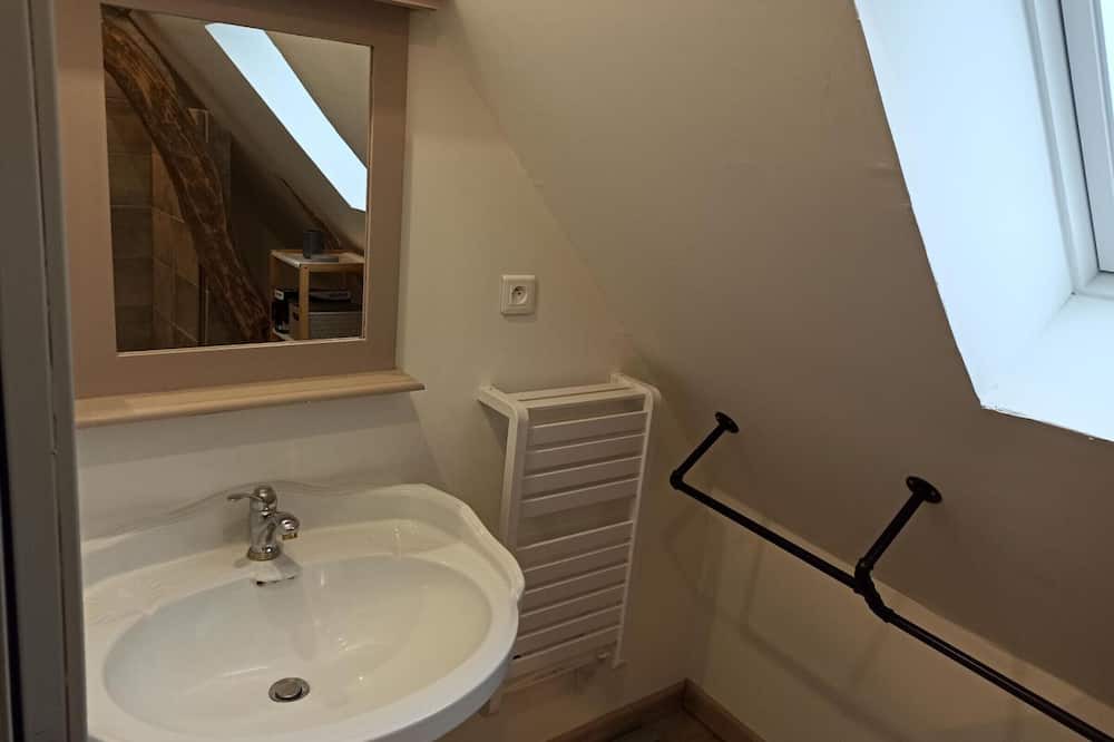 Photo of Bathroom in Envermeu