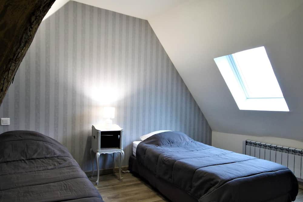 Photo of Bedroom in Envermeu