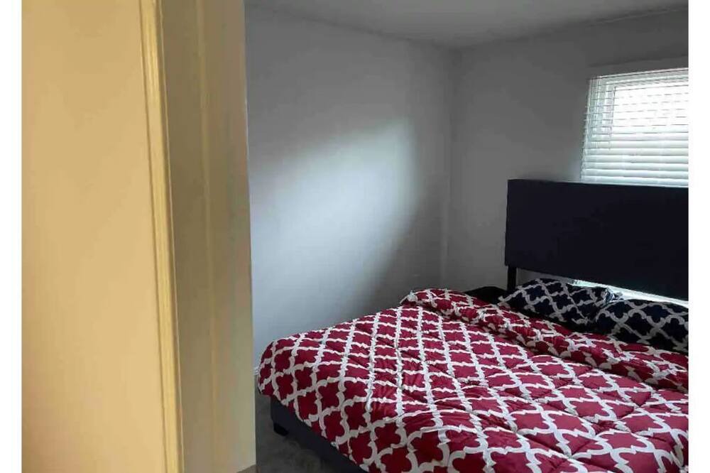 Photo of Bedroom in Halton Regional Municipality