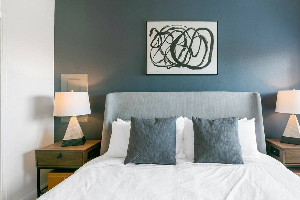 Photo of Bedroom in McNeil