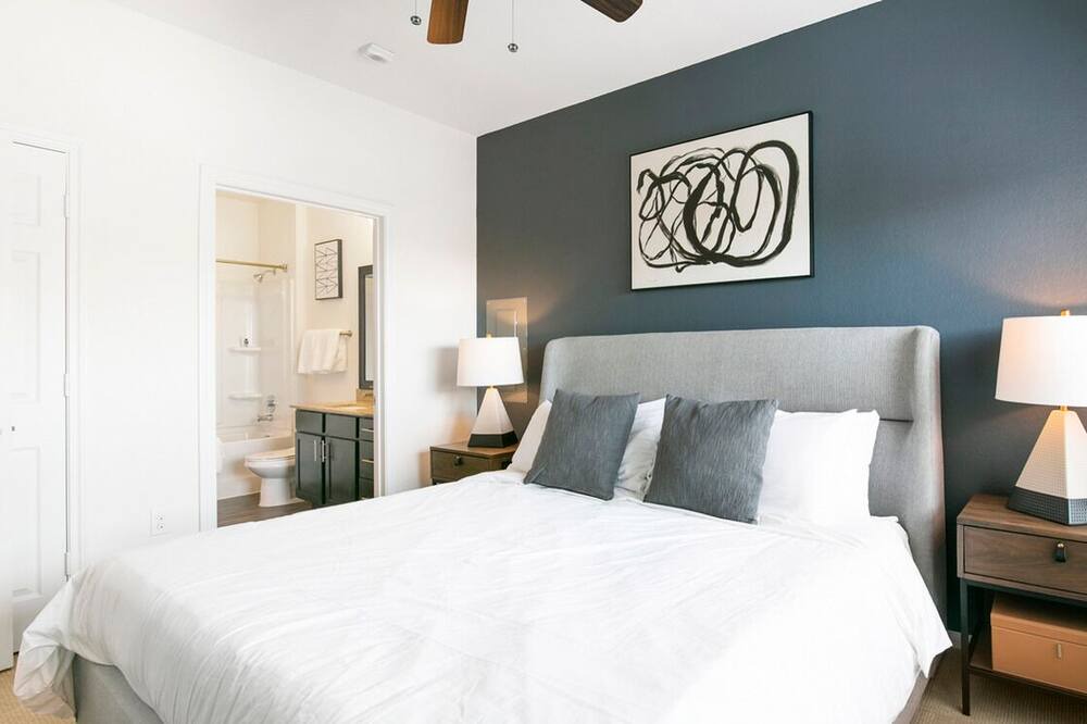 Photo of Bedroom in McNeil
