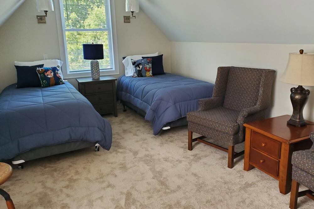 Photo of Bedroom in Springdale