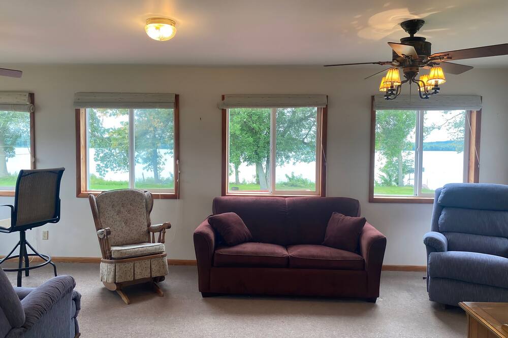 Photo of Bedroom in Brier Hill