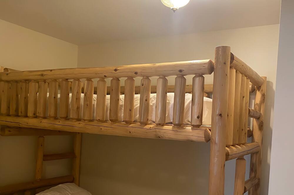 Photo of Bedroom in Brier Hill