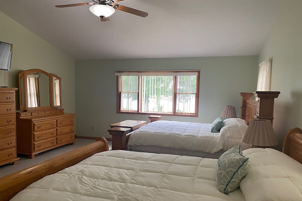 Photo of Bedroom in Brier Hill