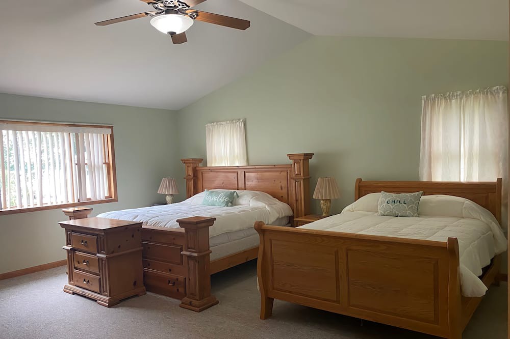 Photo of Bedroom in Brier Hill