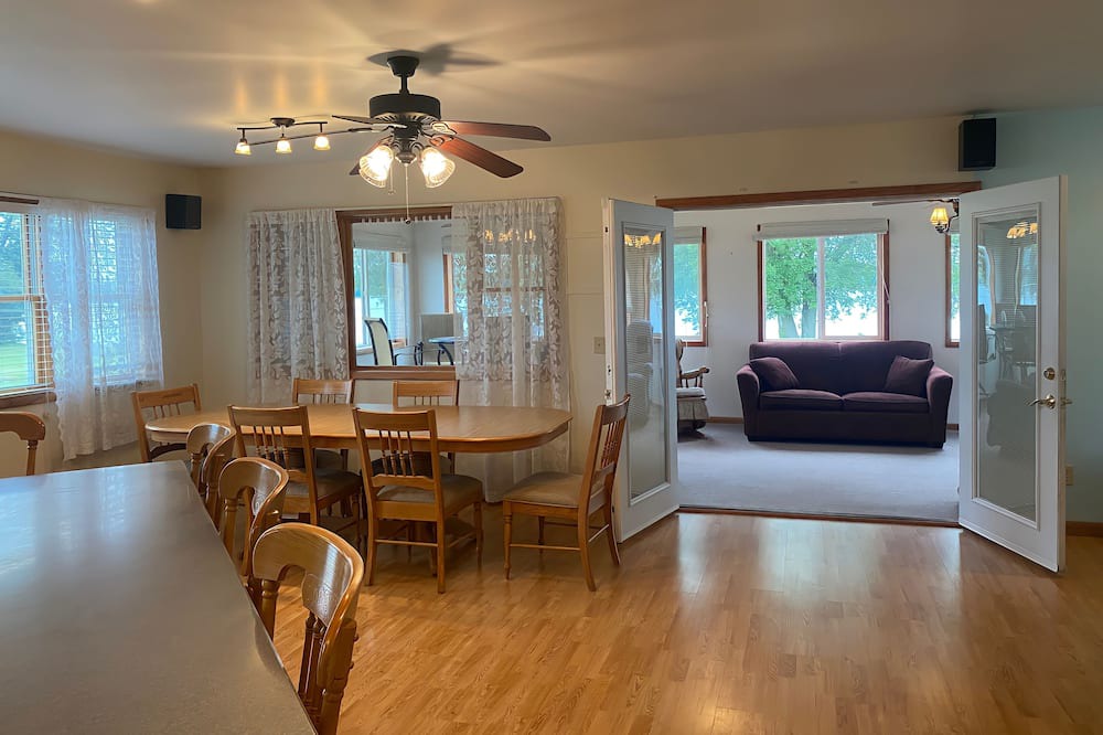 Photo of Livingroom in Brier Hill