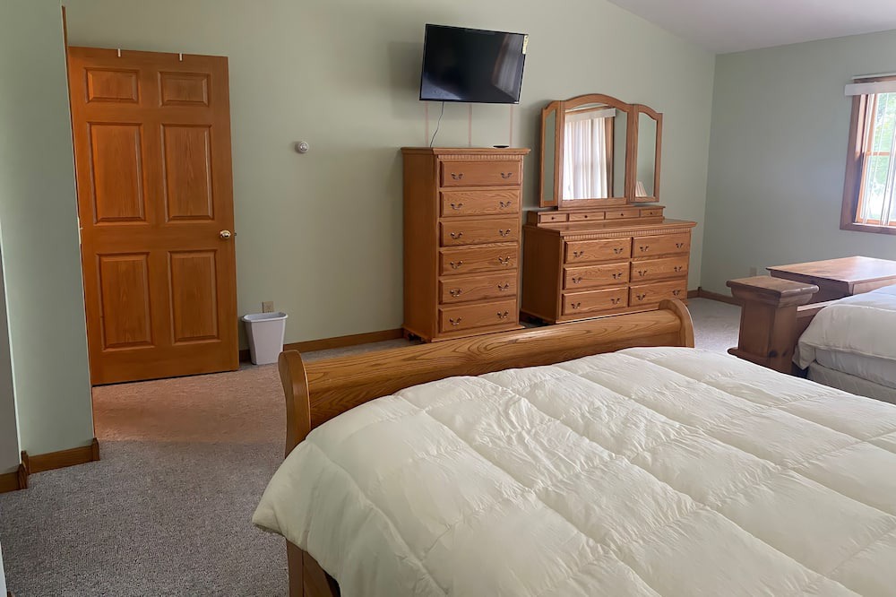 Photo of Bedroom in Brier Hill