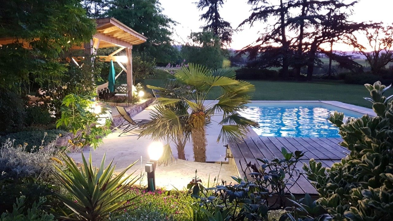 Photo of Outdoor in Blace