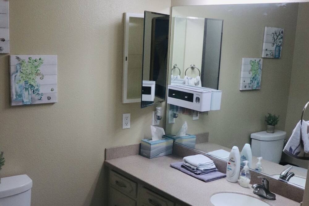 Photo of Bathroom in Salinas