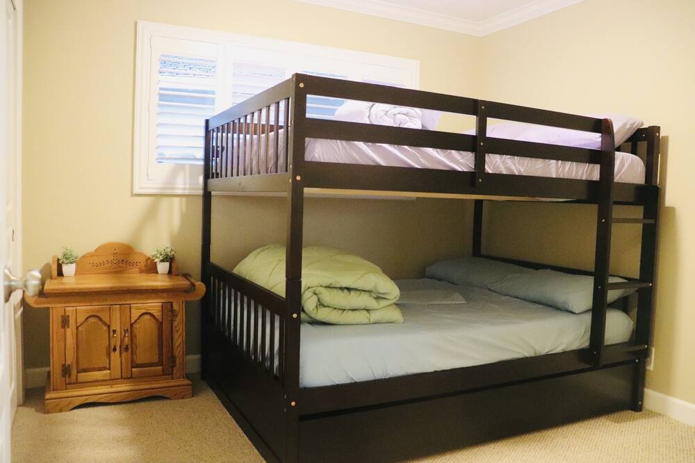 Photo of Bedroom in Salinas