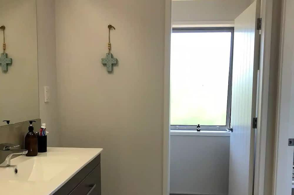 Photo of Bathroom in Te Kowhai