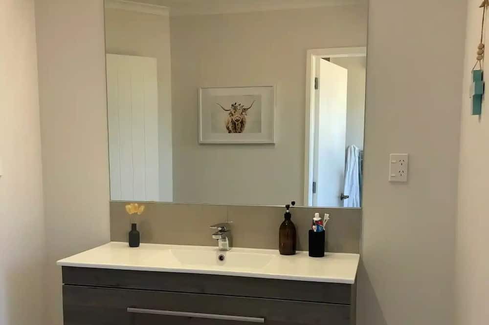Photo of Bathroom in Te Kowhai