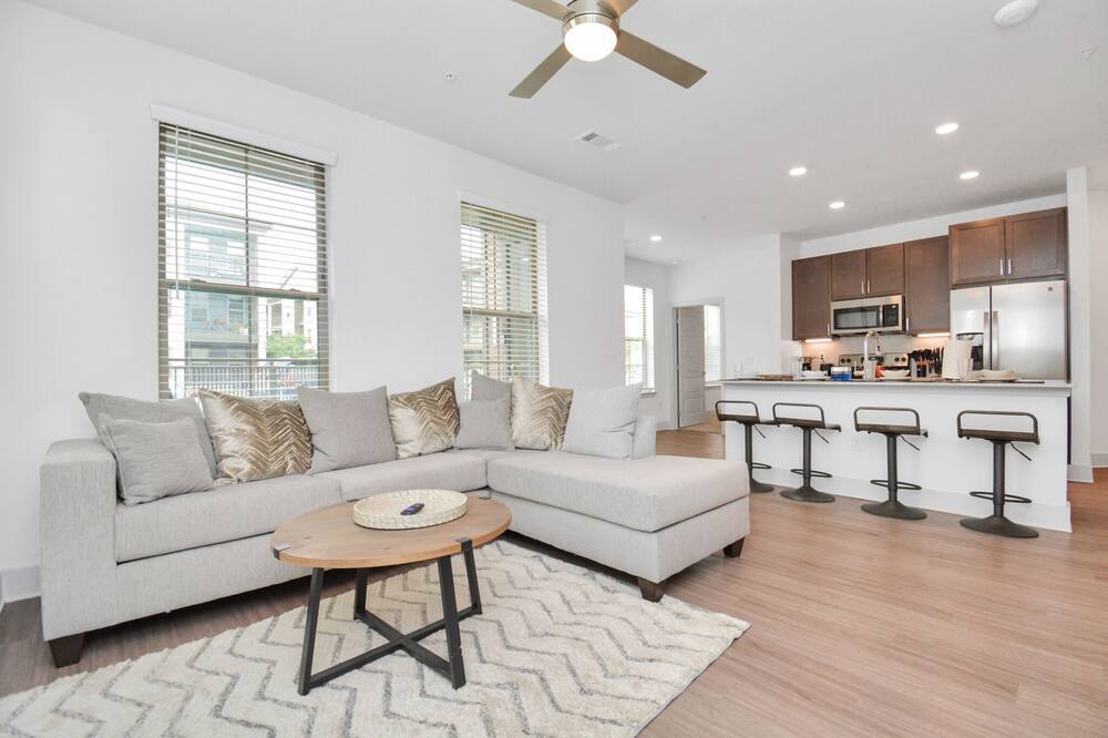 Photo of Livingroom in Spring