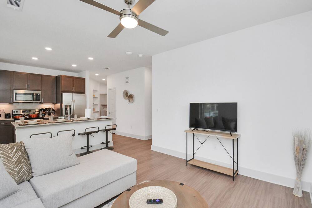 Photo of Livingroom in Spring