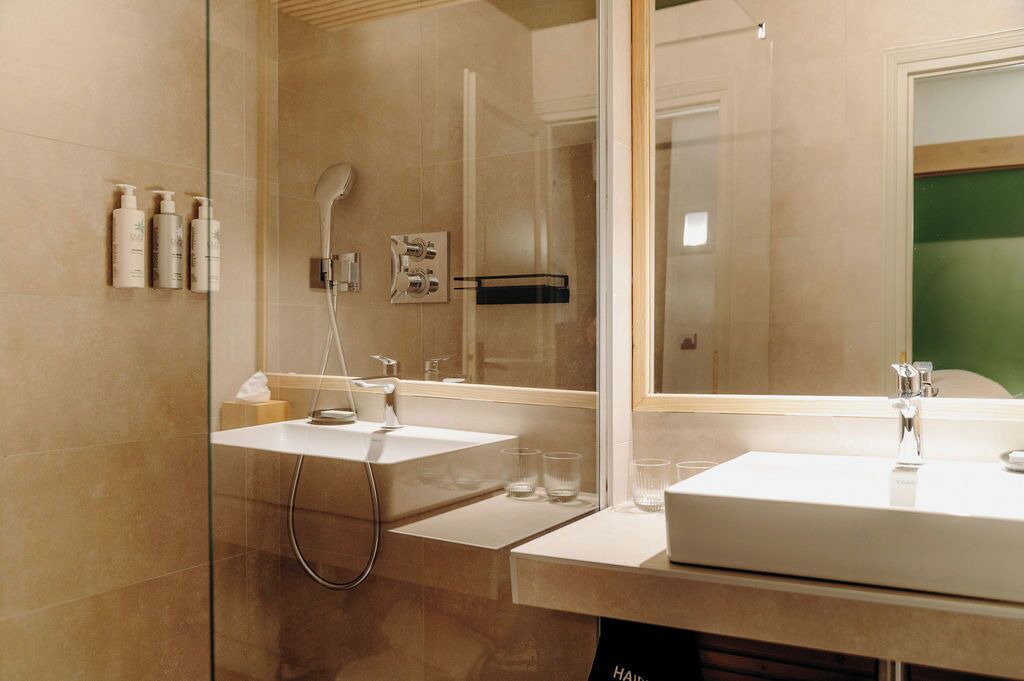 Photo of Bathroom in Arc-1600