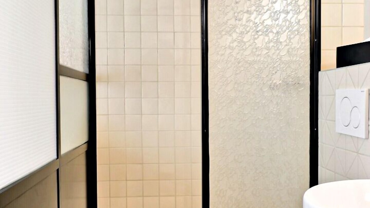 Photo of Bathroom in La Tour-de-Treme