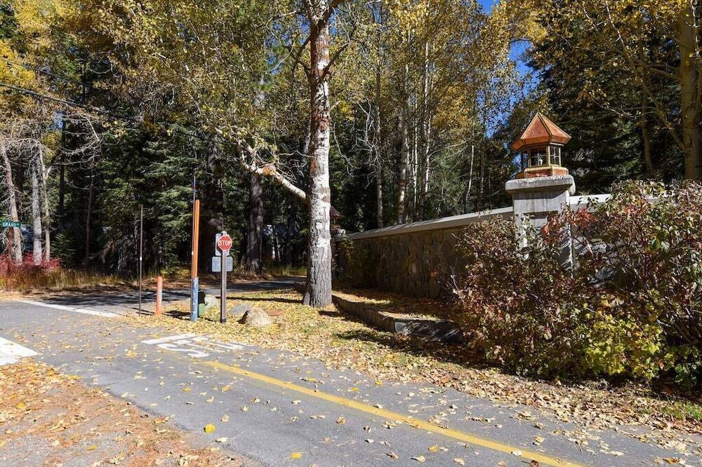 Photo of Outdoor in Tahoe Pines
