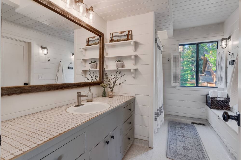 Photo of Bathroom in Tahoe Pines