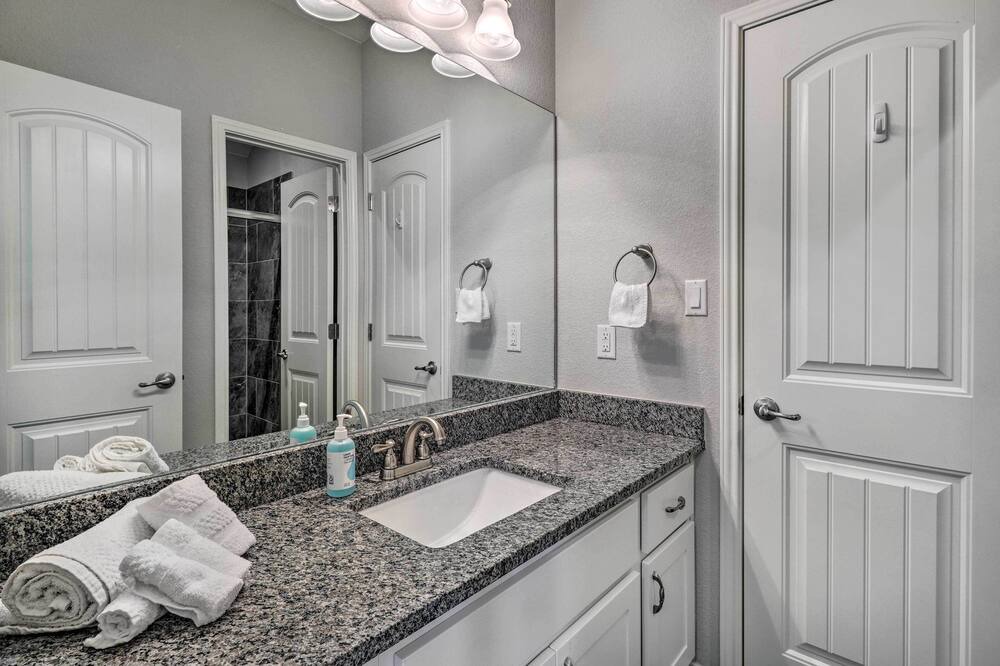 Photo of Bathroom in Pflugerville