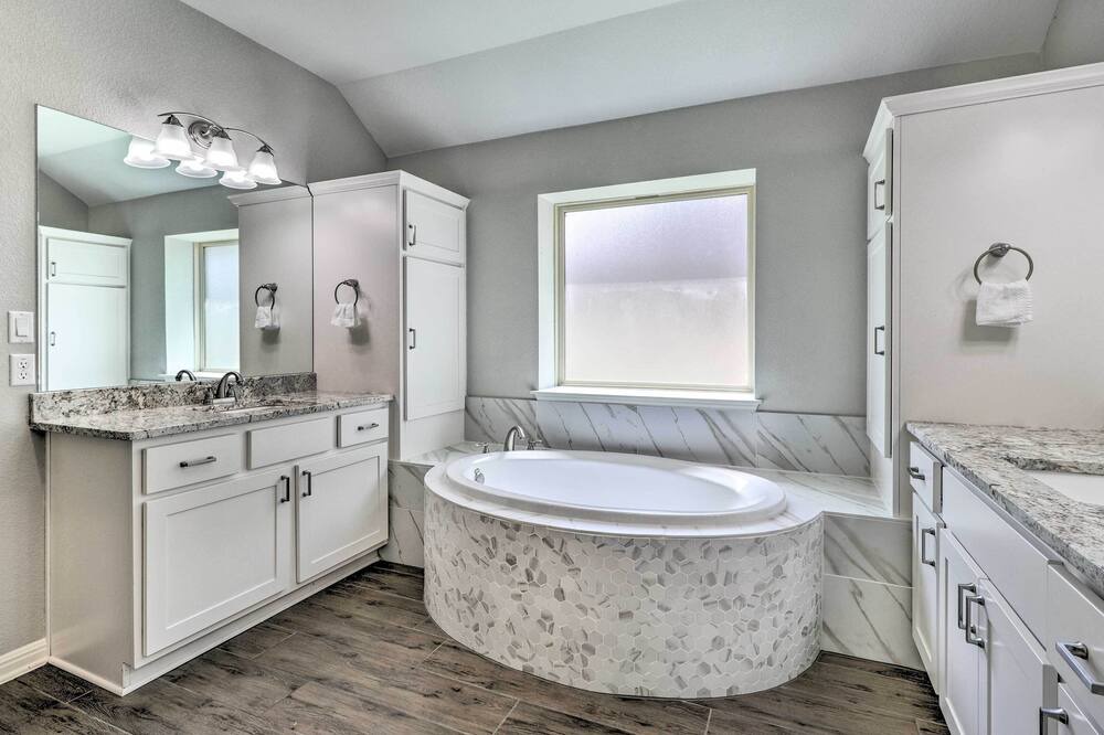 Photo of Bathroom in Pflugerville