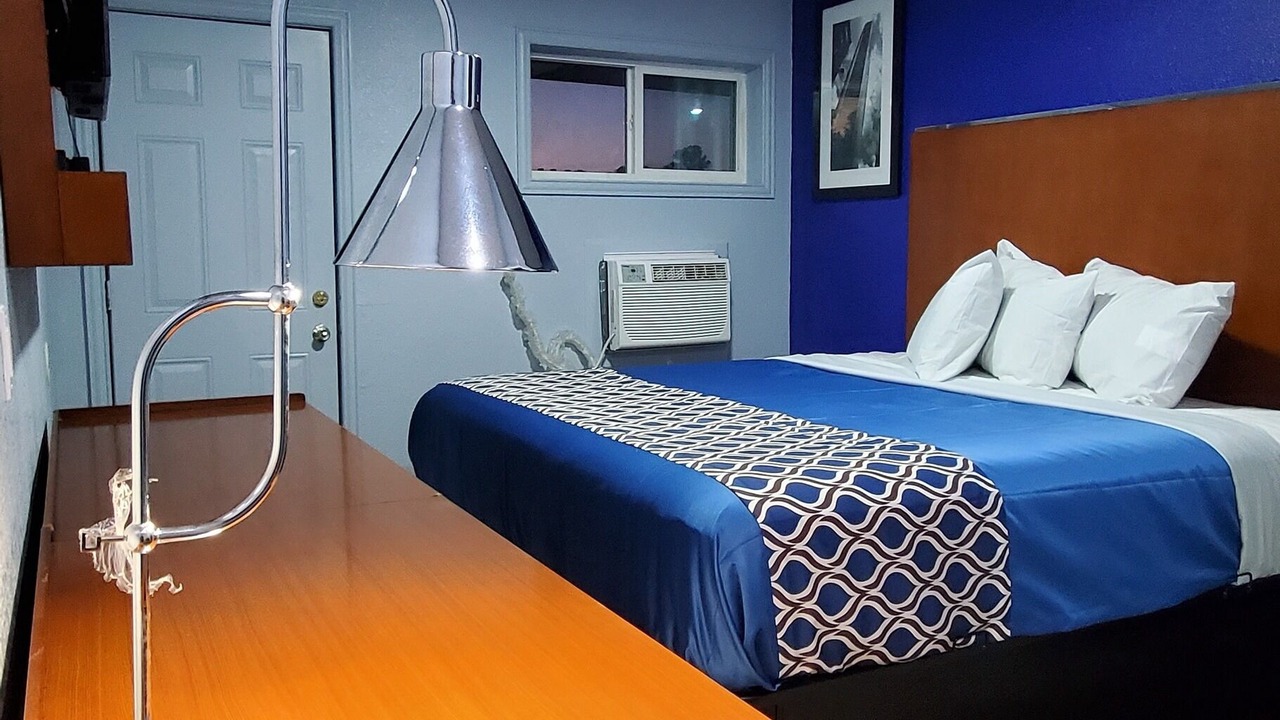 Photo of Bedroom in Seagoville
