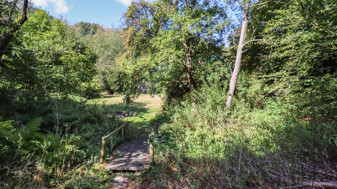 Photo of Others in Bures