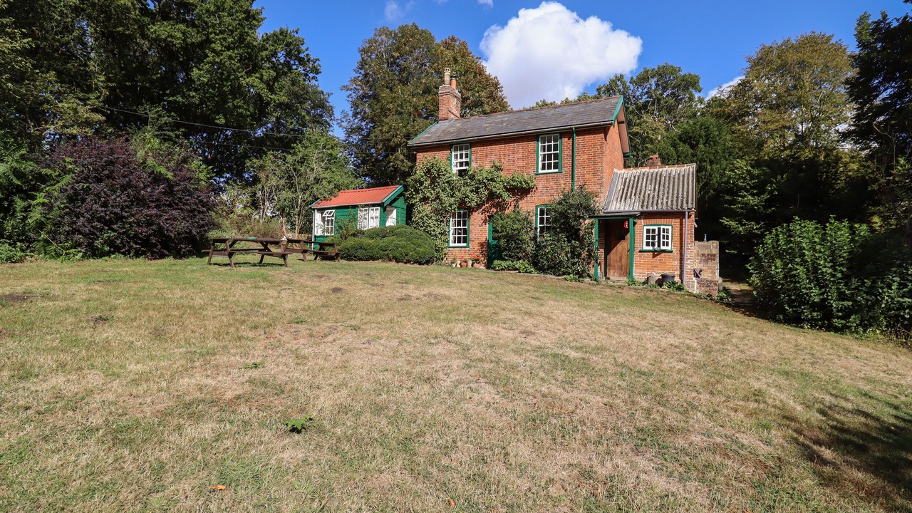 Photo of Others in Bures