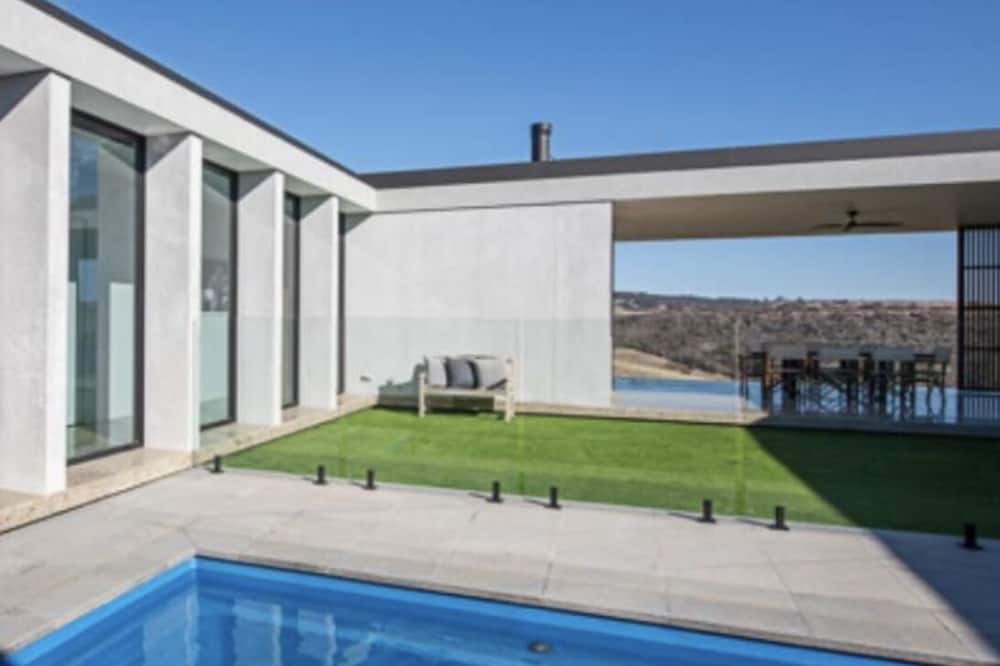 Photo of Outdoor in Duncan